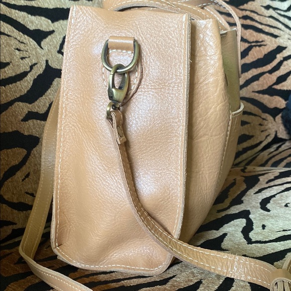 Portland Leather Lola Crossbody Tote Bag - Picture 6 of 11
